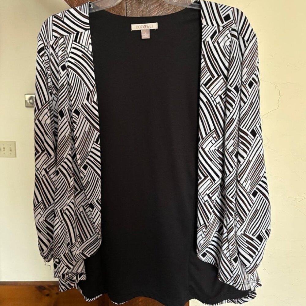 Roz & Ali black and white patterned lightweight open front jacket